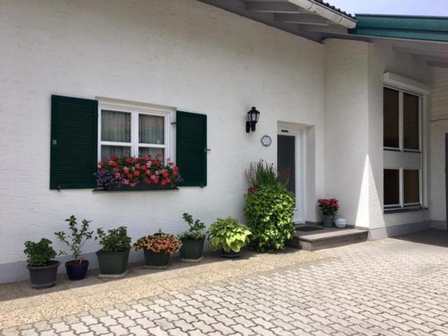 Haus Chiemseeblick Hotel Grabenstatt Exterior photo